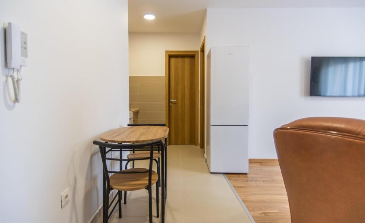 Sunny Hill Suite Ljubovic Подгорица Екстериор снимка