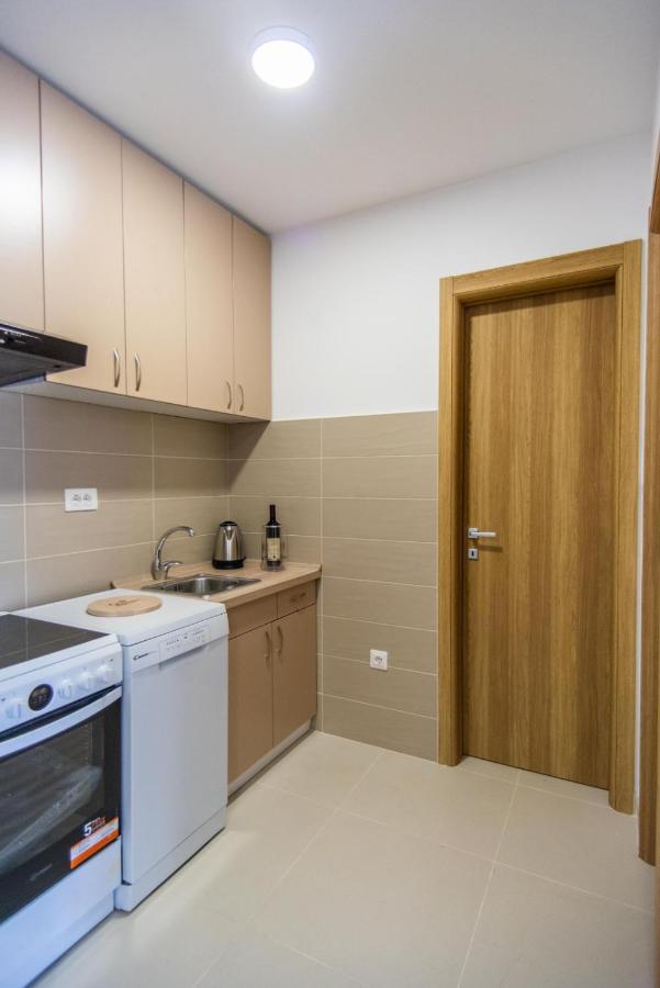 Sunny Hill Suite Ljubovic Подгорица Екстериор снимка