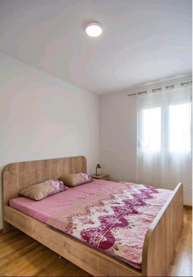Sunny Hill Suite Ljubovic Подгорица Екстериор снимка